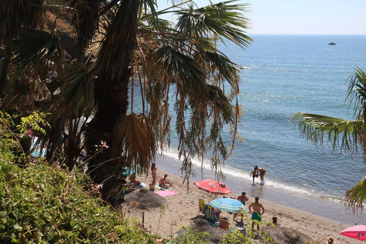 A Place Under The Sun And Near The Water Torremuelle Luaran gambar